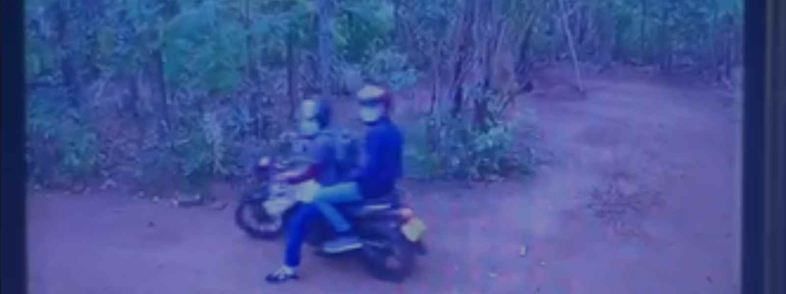 බැකෝ සමන්ගේ මවට වෙඩි තැබීමට ආ යතුරුපැදිය සොයාගැනේ.